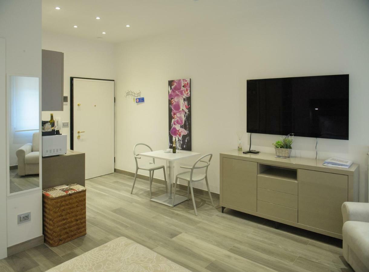 بولونيا Andrea Luxury Apartments Strada Maggiore Studio 1 المظهر الخارجي الصورة